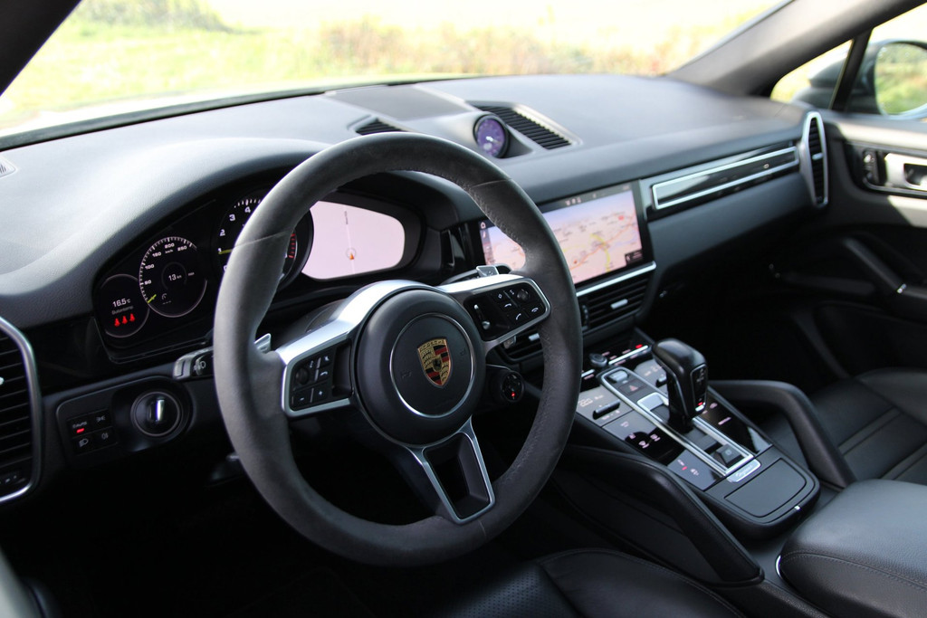 57151859-1.jpg